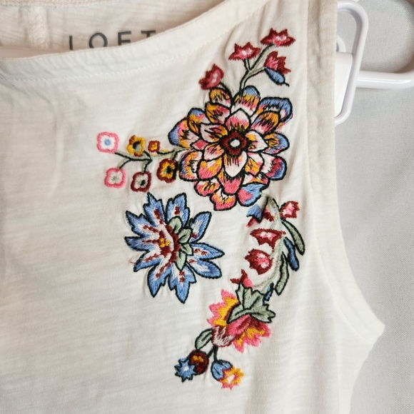 LOFT Embroidered Tank Size Small - Picture 3 of 7